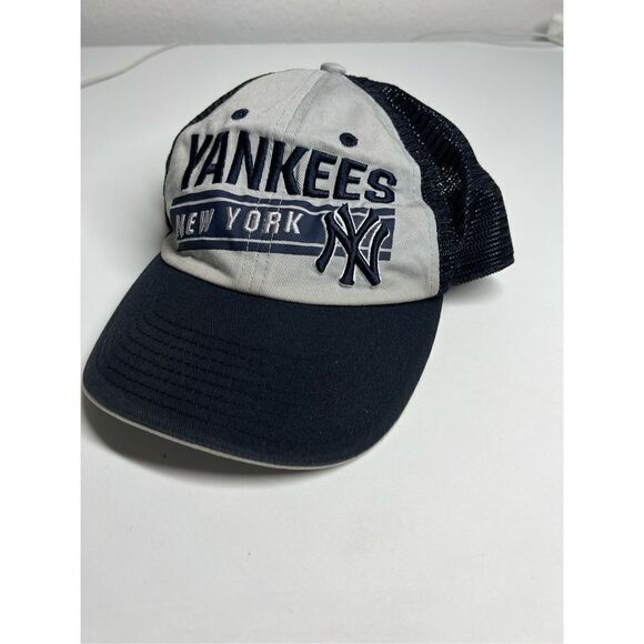 New York Yankees Men’s Adjustable Hat - Picture 1 of 7